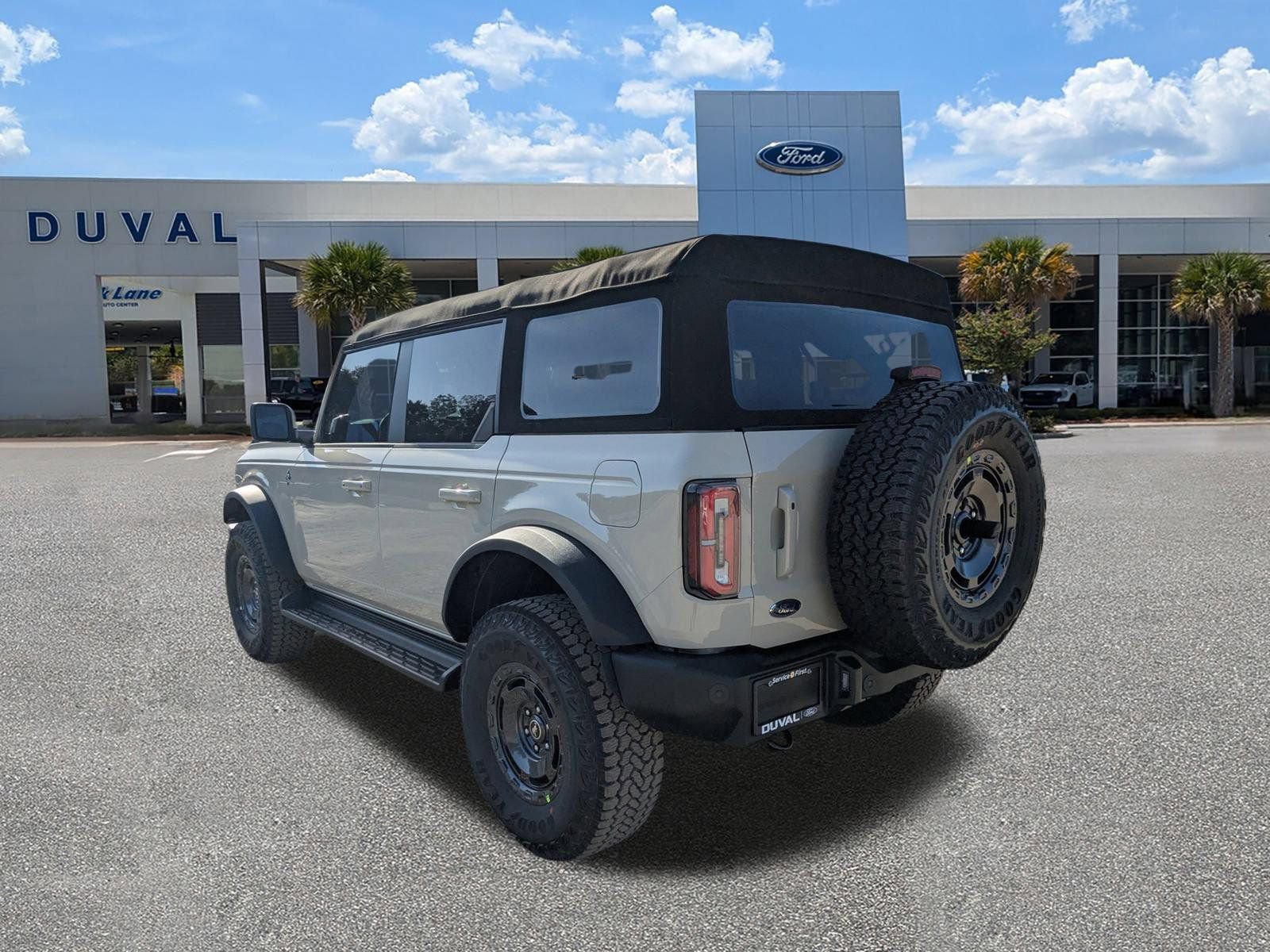 New 2025 Ford Bronco Outer Banks w/ Sasquatch Package AWD/4WD image 6