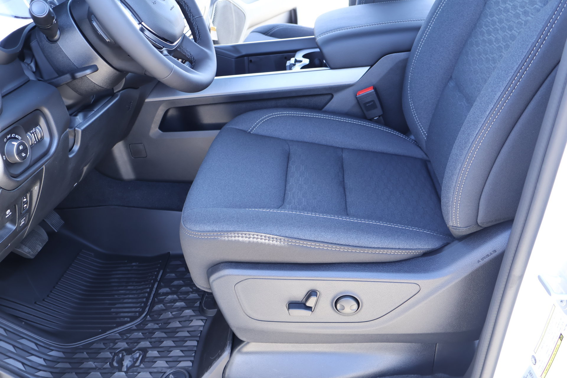 New 2026 RAM 1500 Big Horn AWD/4WD image 12