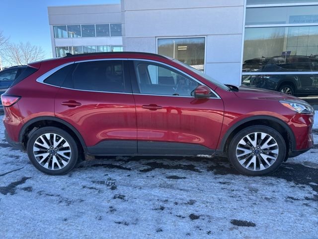 Used 2020 Ford Escape Titanium image 3