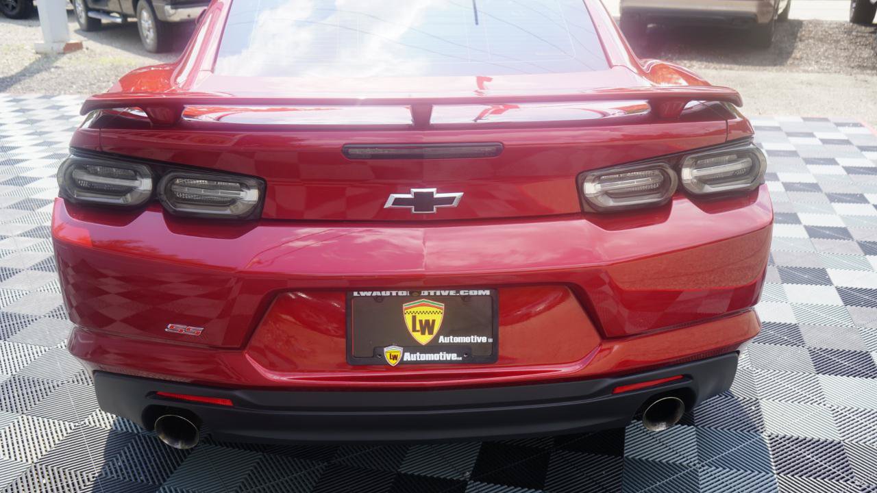 Used 2022 Chevrolet Camaro SS RWD image 9