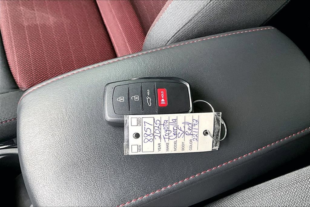 Used 2025 Toyota Corolla SE image 33