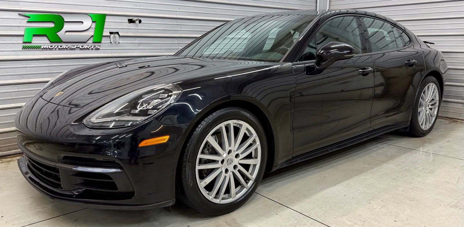 Used 2018 Porsche Panamera 4 image 1
