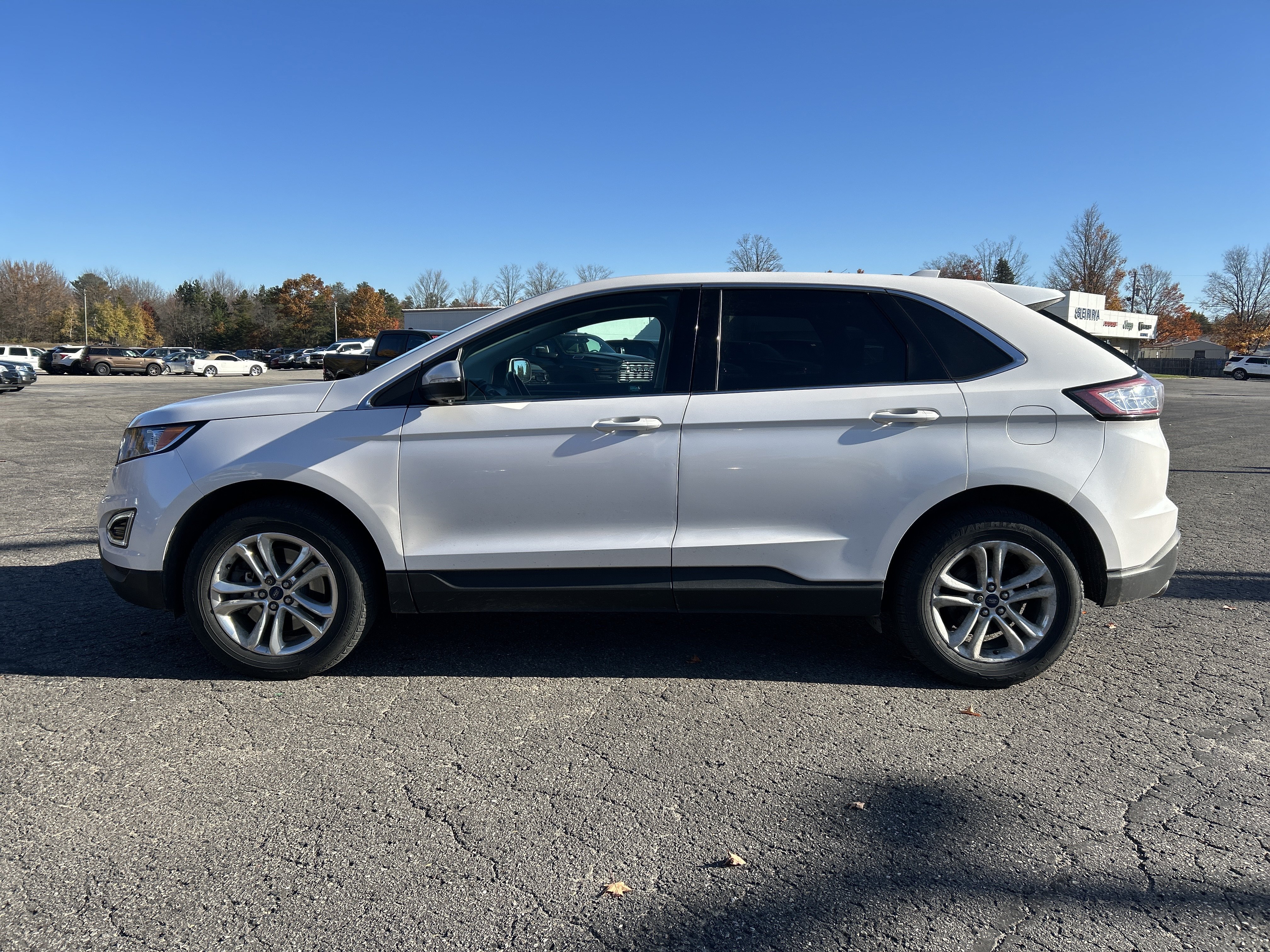 Used 2017 Ford Edge SEL w/ Equipment Group 201A AWD/4WD image 7