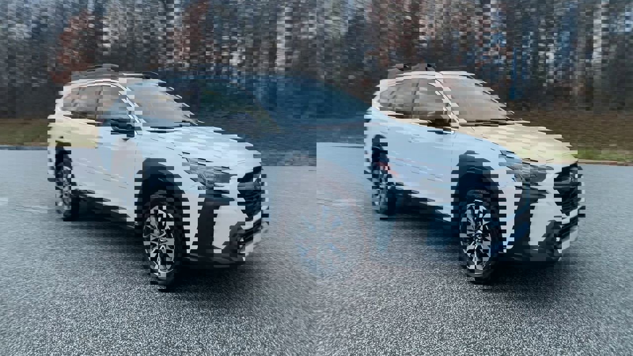 Used 2025 Subaru Outback Limited image 3