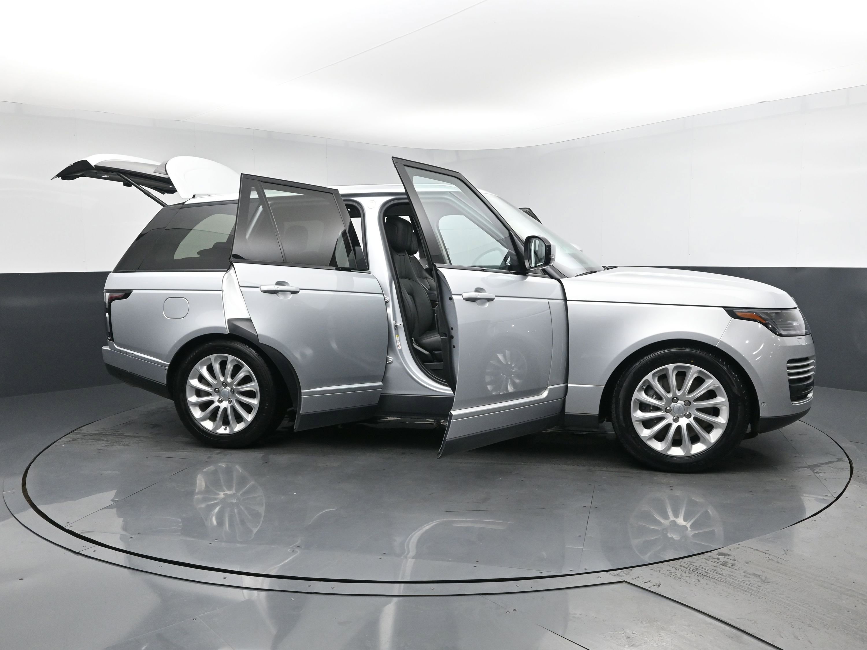 Used 2020 Land Rover Range Rover HSE image 30