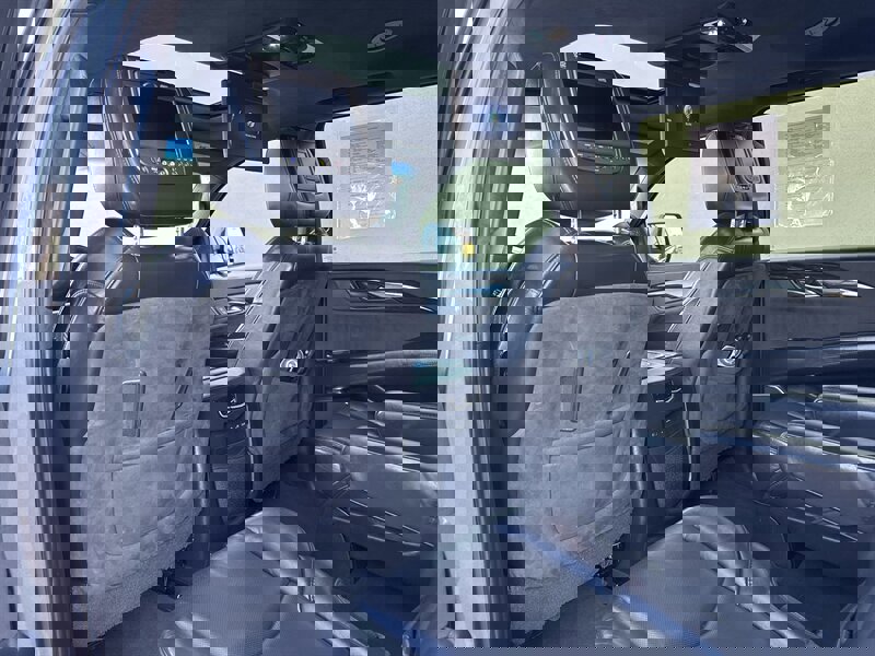 Used 2018 Cadillac Escalade ESV Platinum image 33