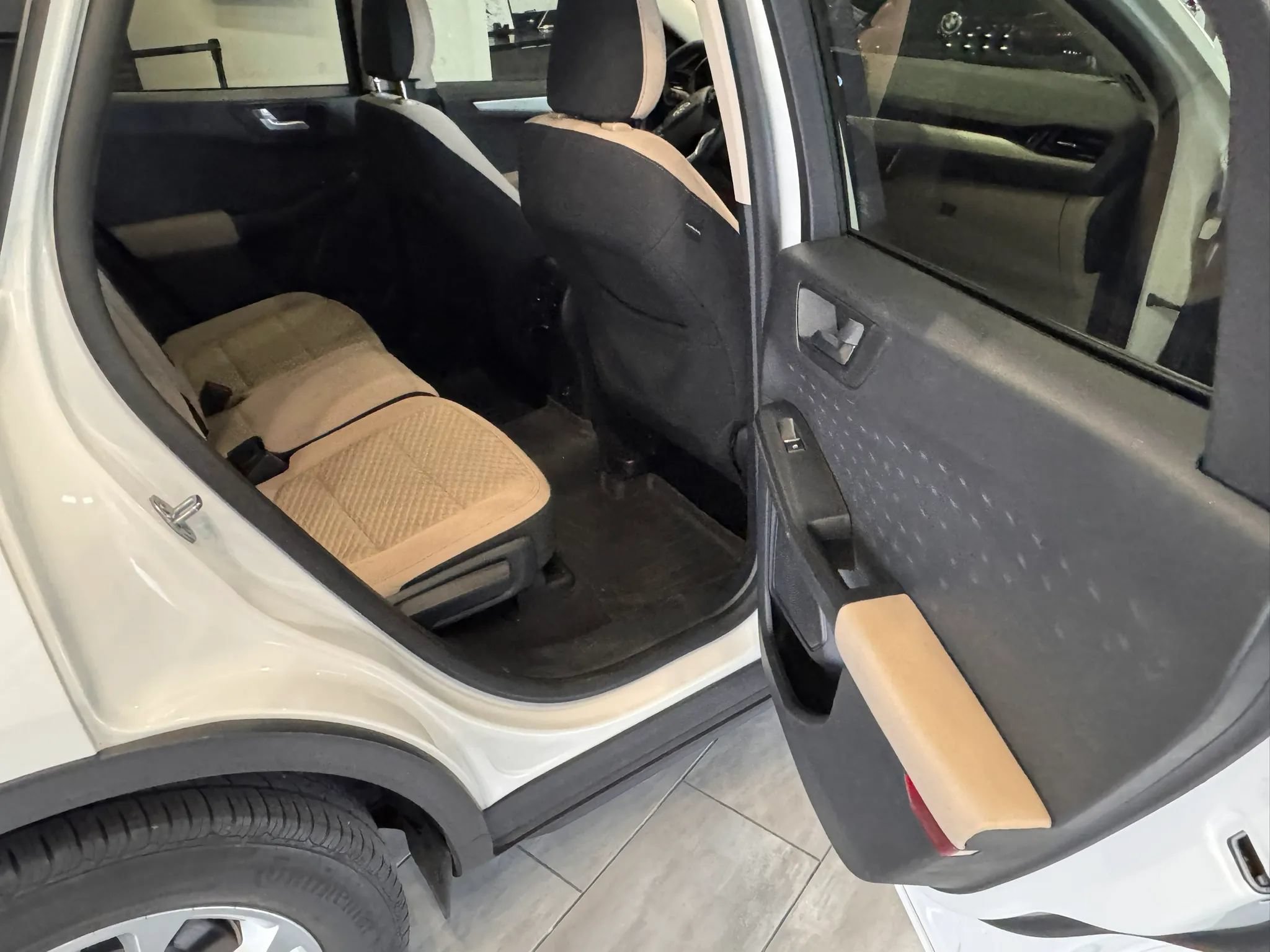 Used 2020 Ford Escape SE FWD image 24