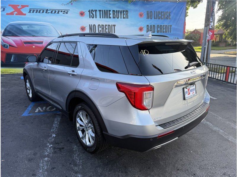 Used 2020 Ford Explorer XLT w/ Equipment Group 202A image 14