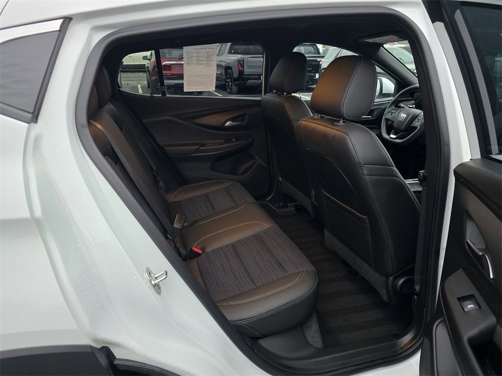 Certified 2025 Buick Envista Preferred image 29