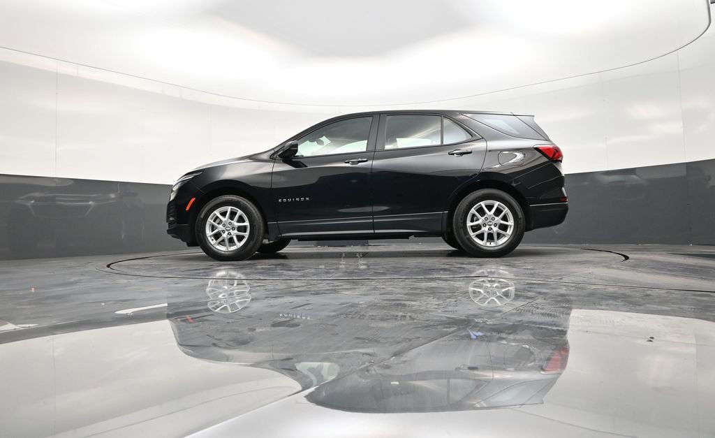 Used 2023 Chevrolet Equinox LS image 21