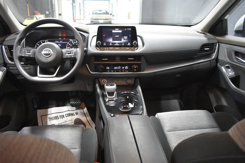 Used 2023 Nissan Rogue SV image 13