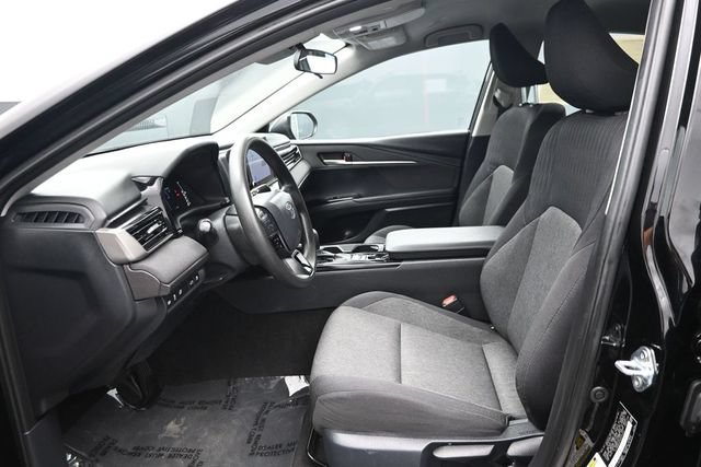Used 2025 Toyota Camry LE FWD image 7