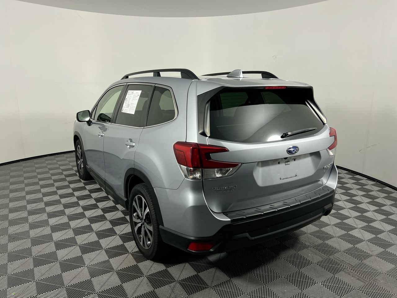 Used 2019 Subaru Forester Limited w/ Popular Package #3 AWD/4WD image 5