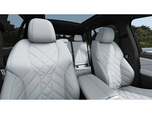 New 2026 BMW X5 xDrive40i w/ M Sport Package AWD/4WD image 11