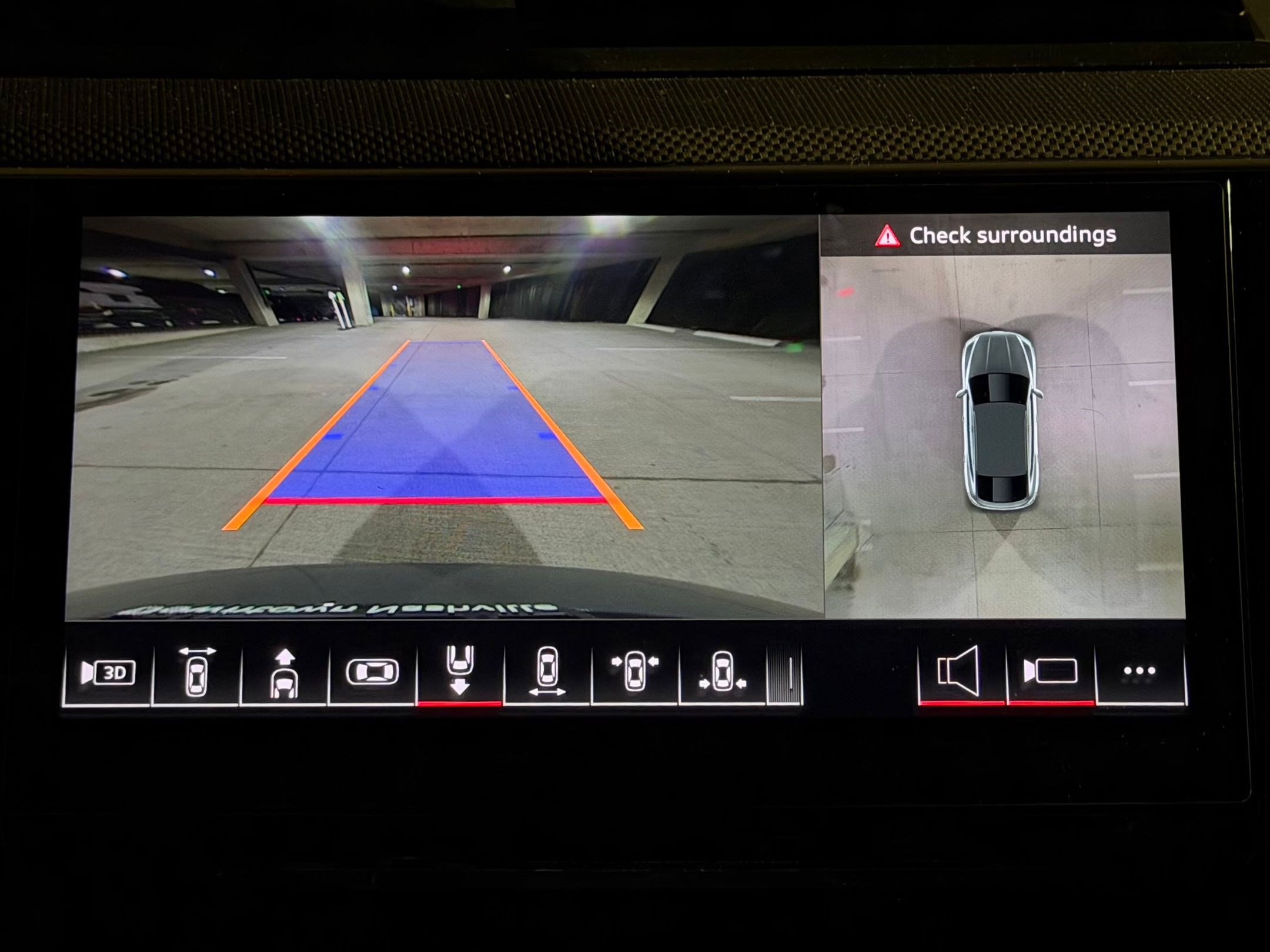 Used 2024 Audi SQ8 e-tron Premium Plus w/ Black Optic Package AWD/4WD image 29