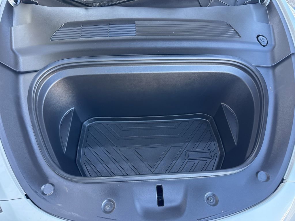 Used 2020 Tesla Model Y Long Range image 32