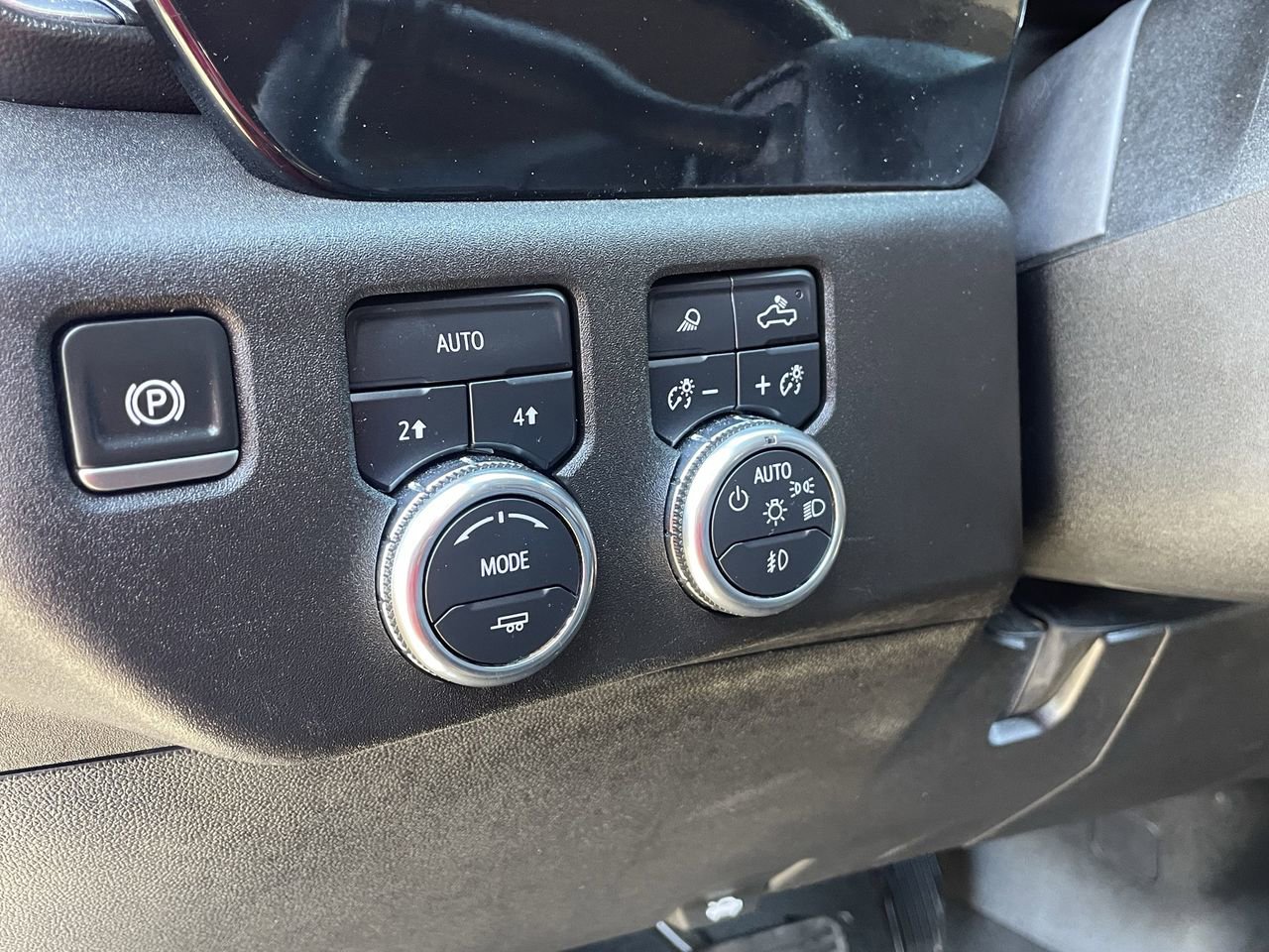 Used 2024 GMC Sierra 1500 SLT image 25