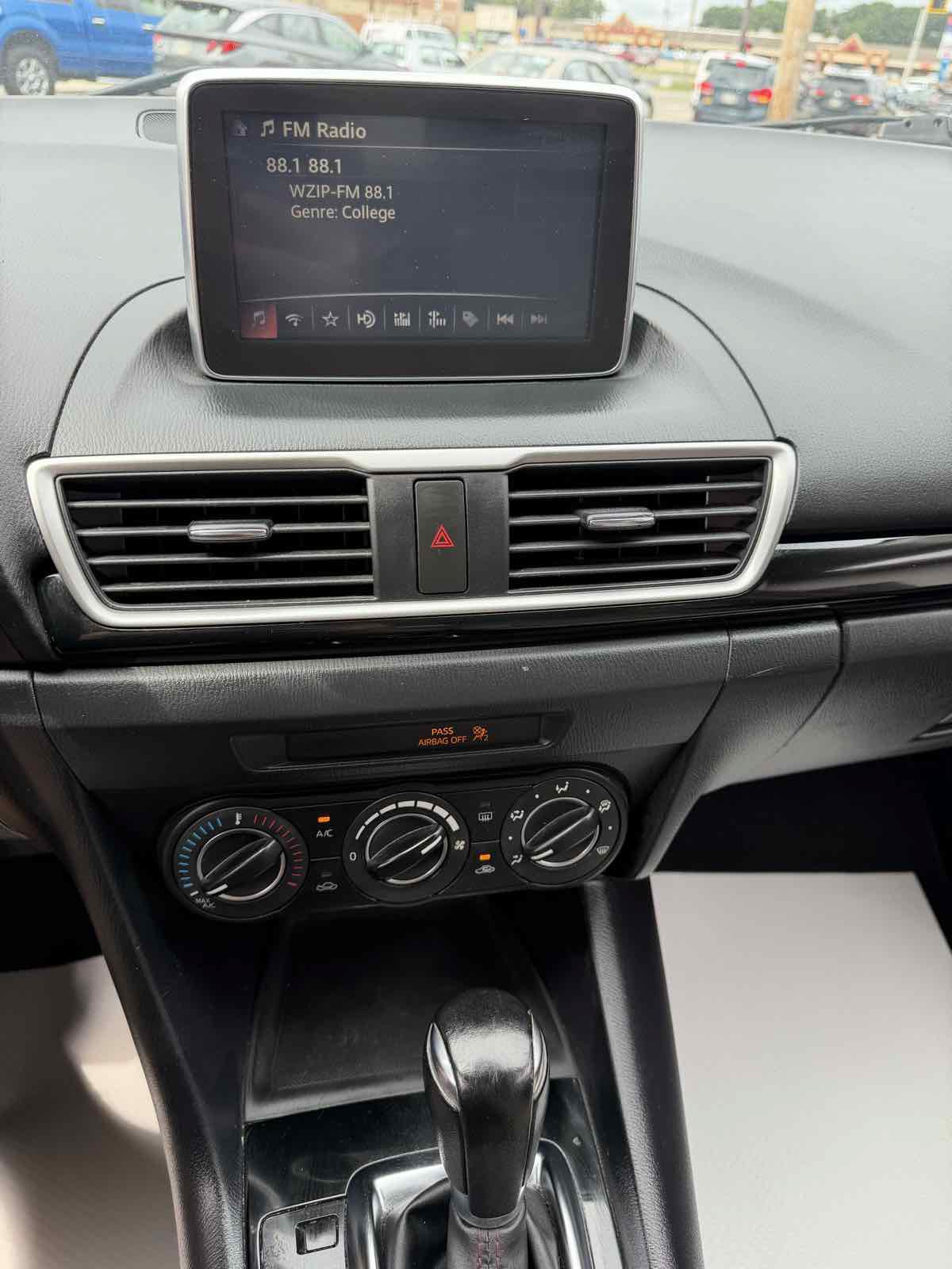 Used 2015 MAZDA MAZDA3 i Touring FWD image 22