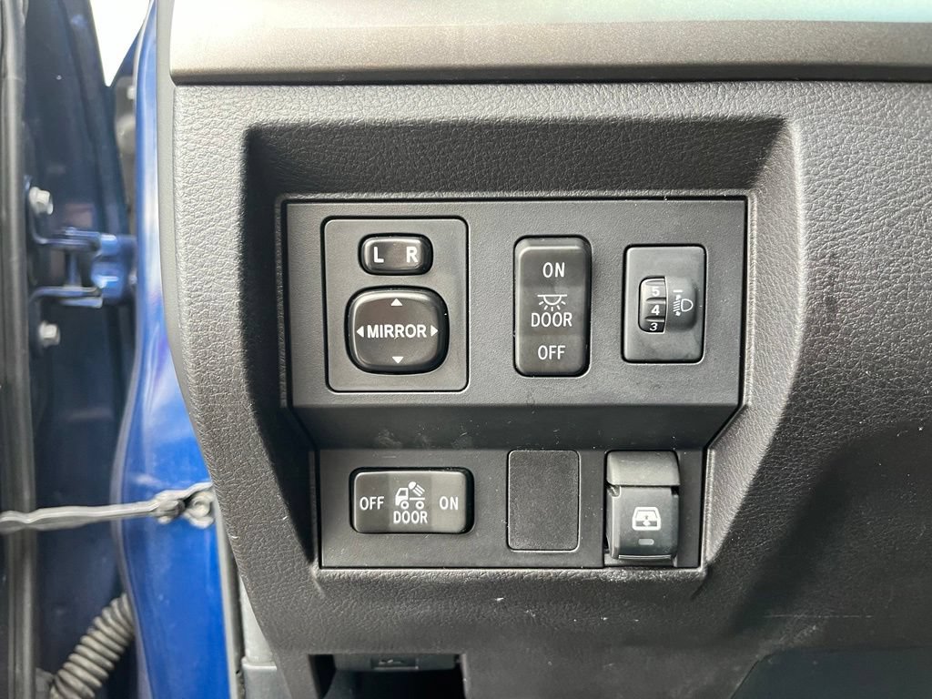 Used 2015 Toyota Tundra SR5 w/ TRD Off Road Package AWD/4WD image 15