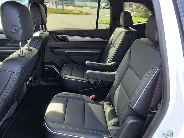 Used 2025 Buick Enclave Preferred AWD/4WD image 16