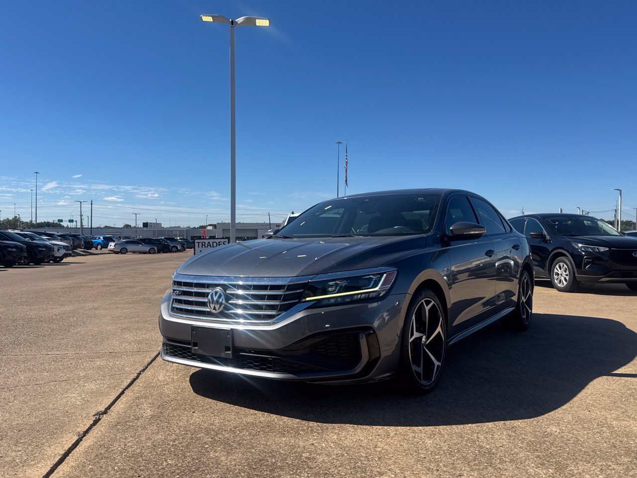 Used 2022 Volkswagen Passat 2.0T R-Line FWD image 10