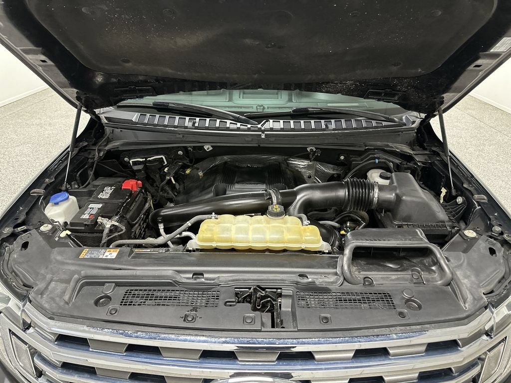 Used 2019 Ford Expedition Max XLT w/ Equipment Group 202A AWD/4WD image 18
