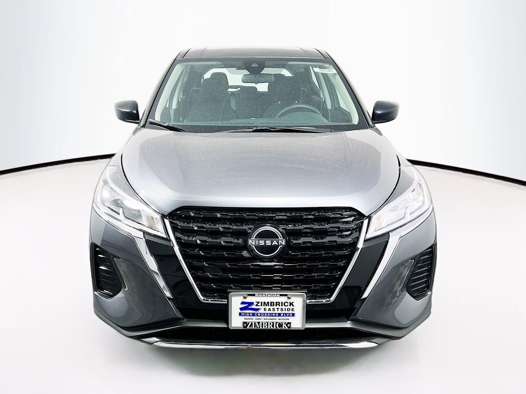 Used 2024 Nissan Kicks S image 2