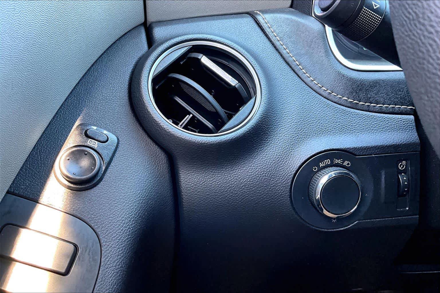 Used 2015 Chevrolet Camaro LS RWD image 34
