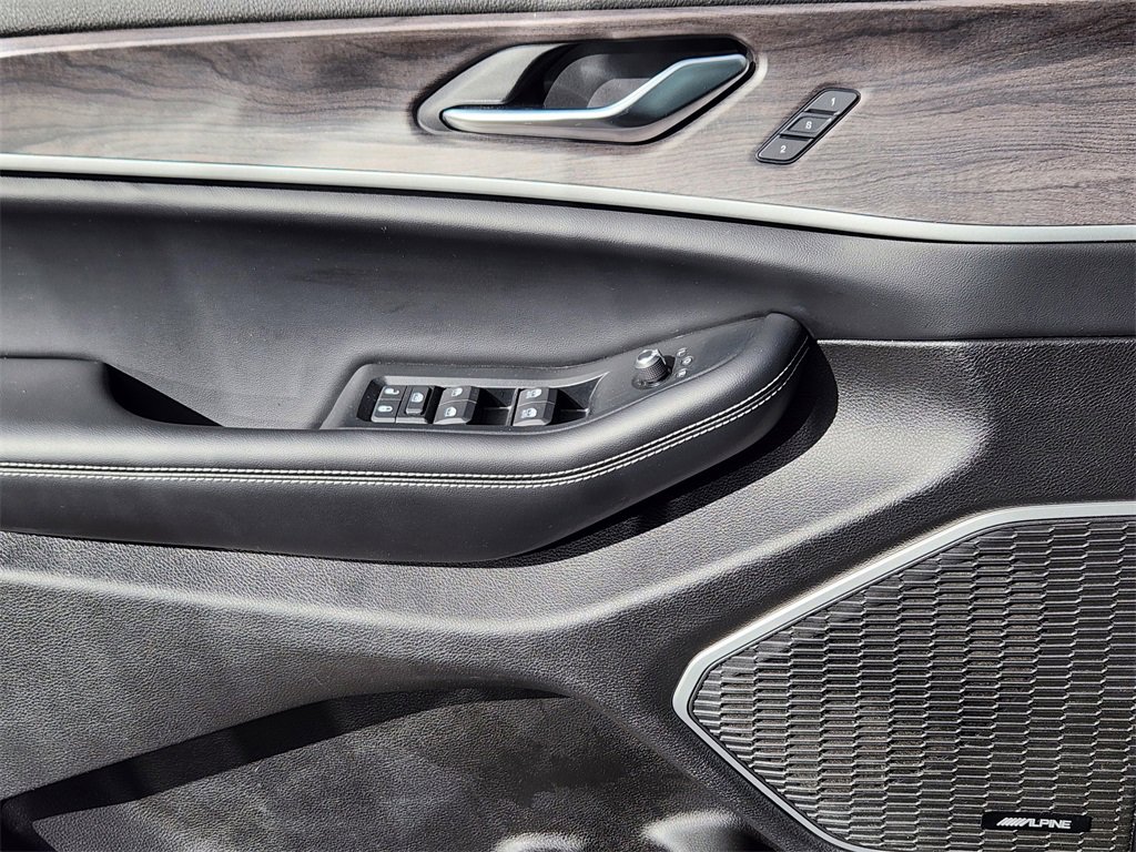 Used 2024 Jeep Grand Cherokee Limited 4xe image 3