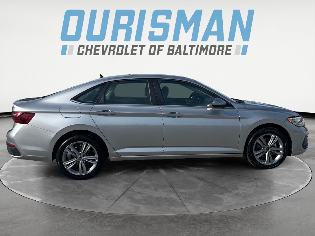Used 2024 Volkswagen Jetta SE FWD image 7