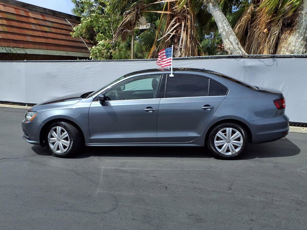 Used 2017 Volkswagen Jetta S image 3