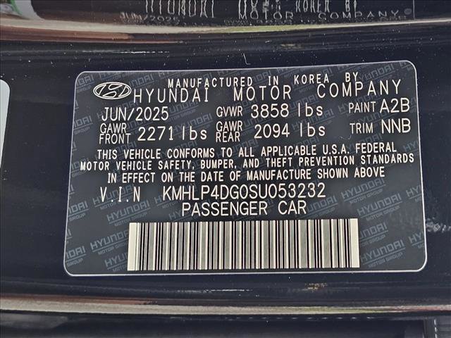 New 2025 Hyundai Elantra Limited image 20