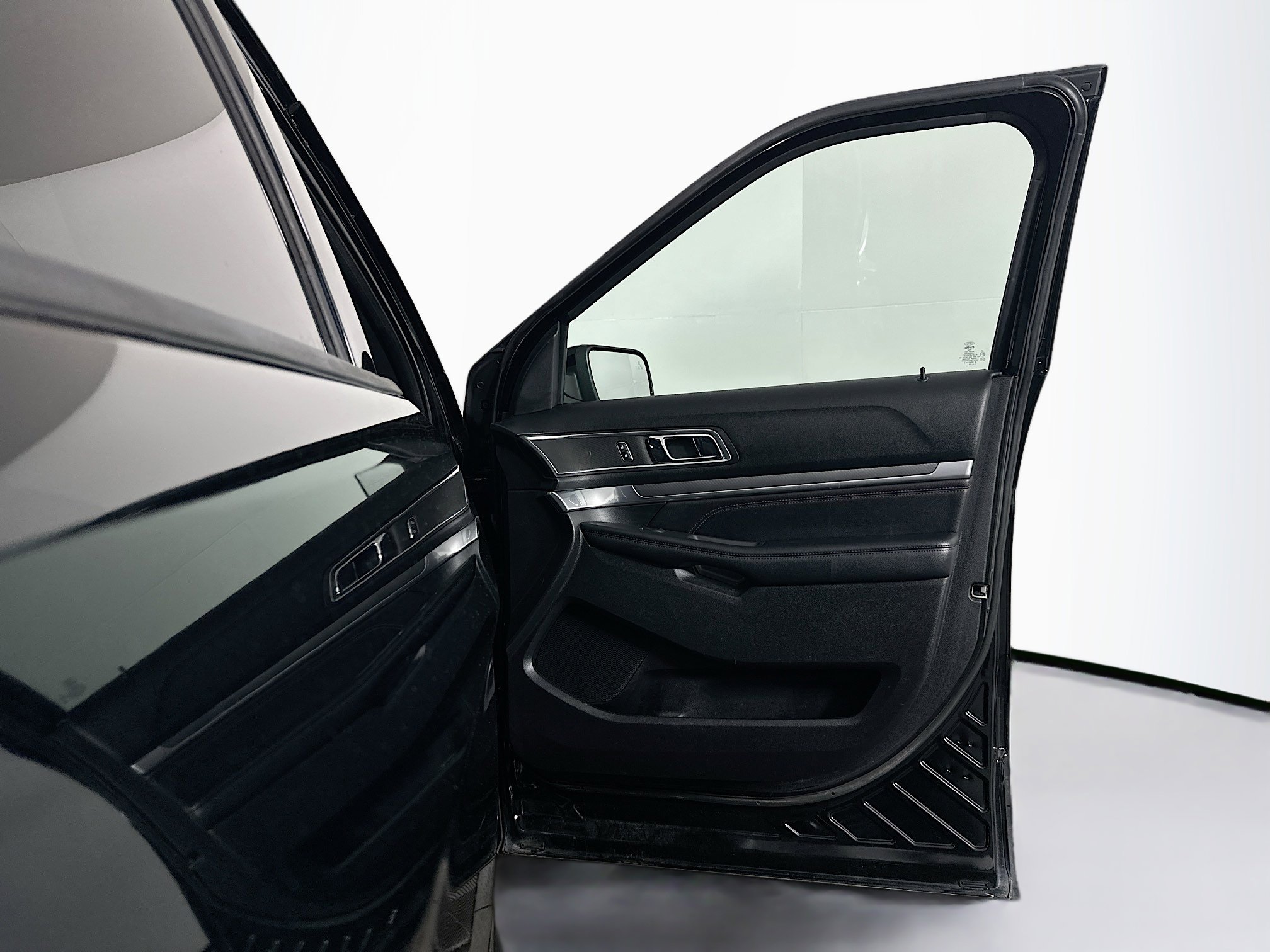 Used 2018 Ford Explorer Sport w/ Equipment Group 401A AWD/4WD image 34