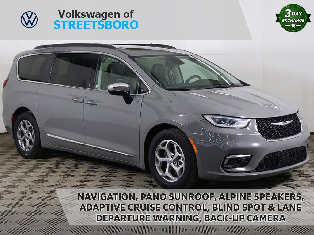 Used 2023 Chrysler Pacifica Limited image 1