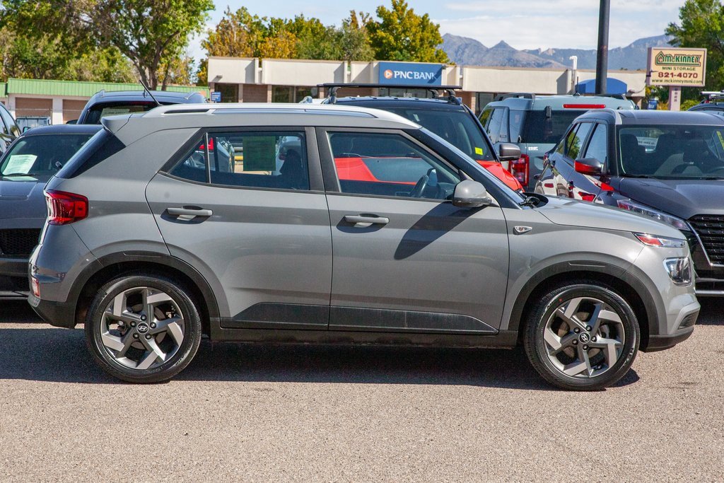 Used 2023 Hyundai Venue SEL image 4