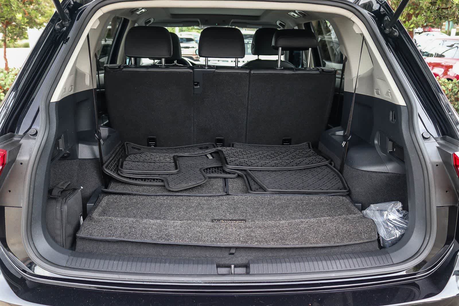 Used 2020 Volkswagen Tiguan SE FWD image 29