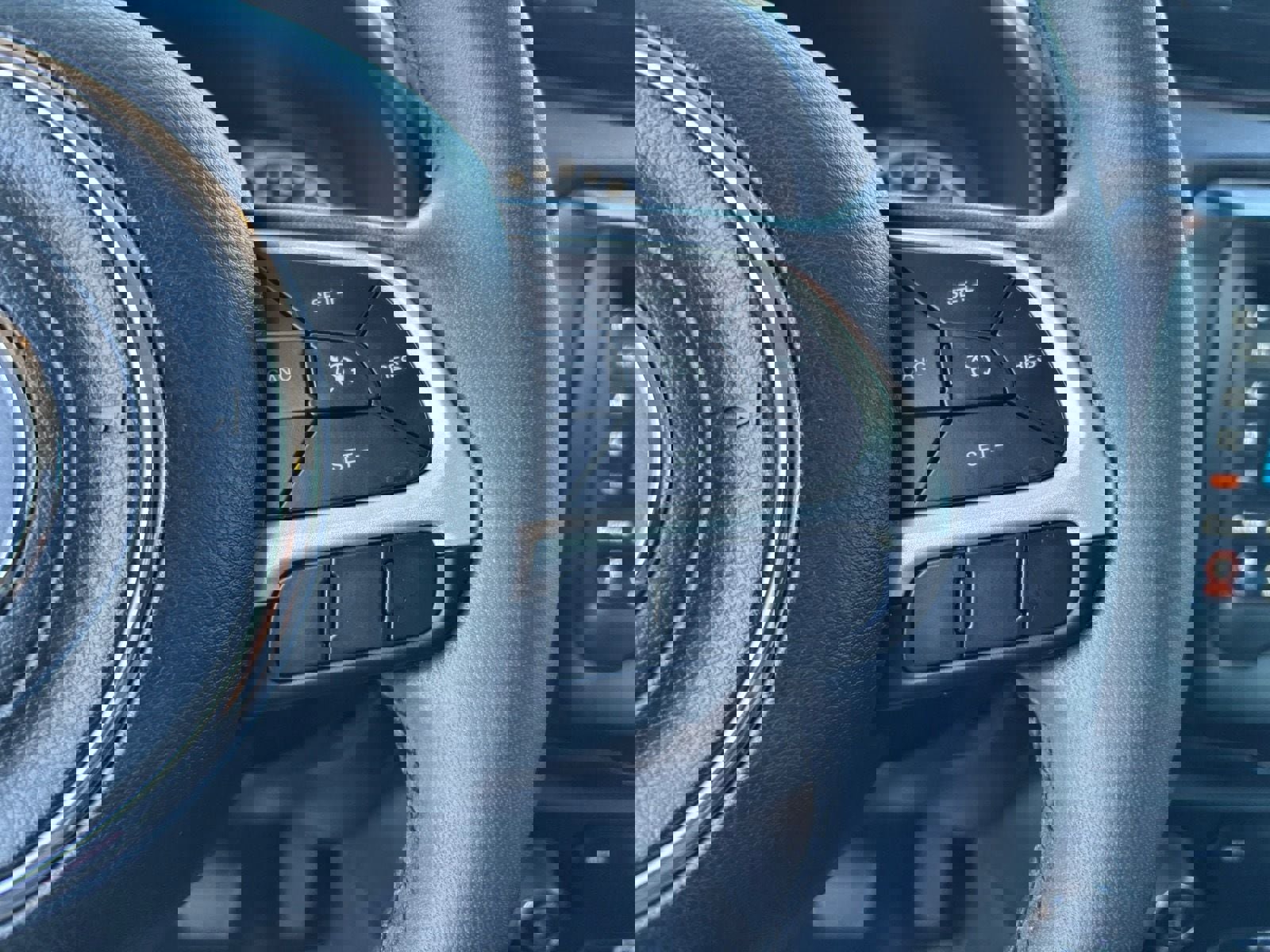 Used 2019 Jeep Renegade Latitude w/ Popular Equipment Group image 32