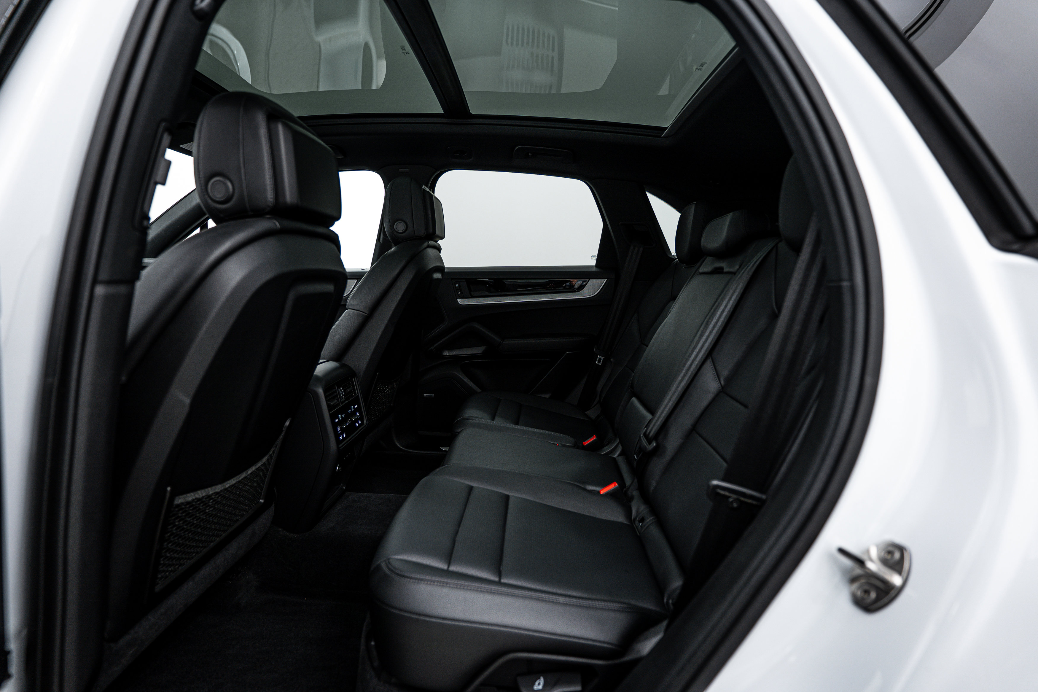 Certified 2024 Porsche Cayenne image 22