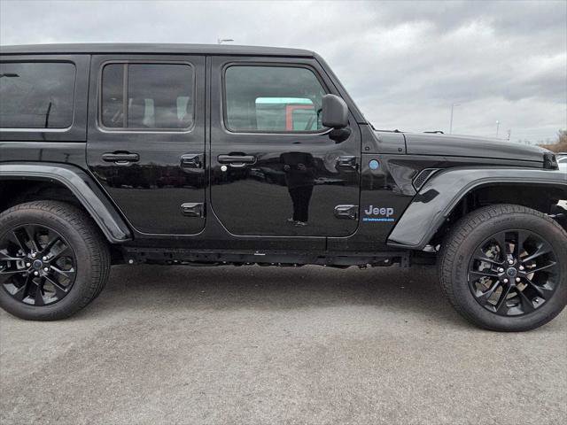 Used 2025 Jeep Wrangler Unlimited Sahara w/ Safety Group image 4