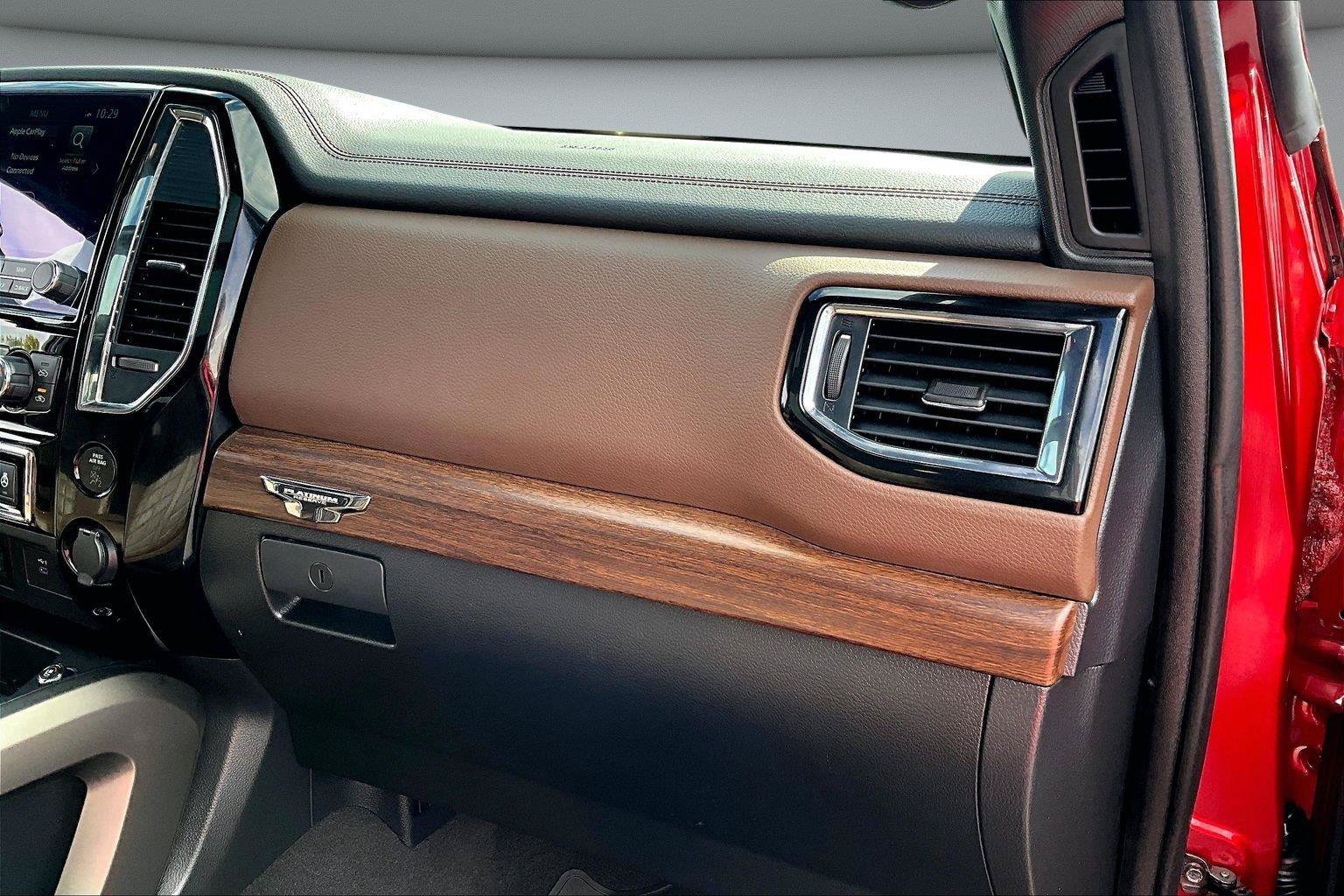 Used 2024 Nissan Titan Platinum Reserve w/ Moonroof Package AWD/4WD image 28