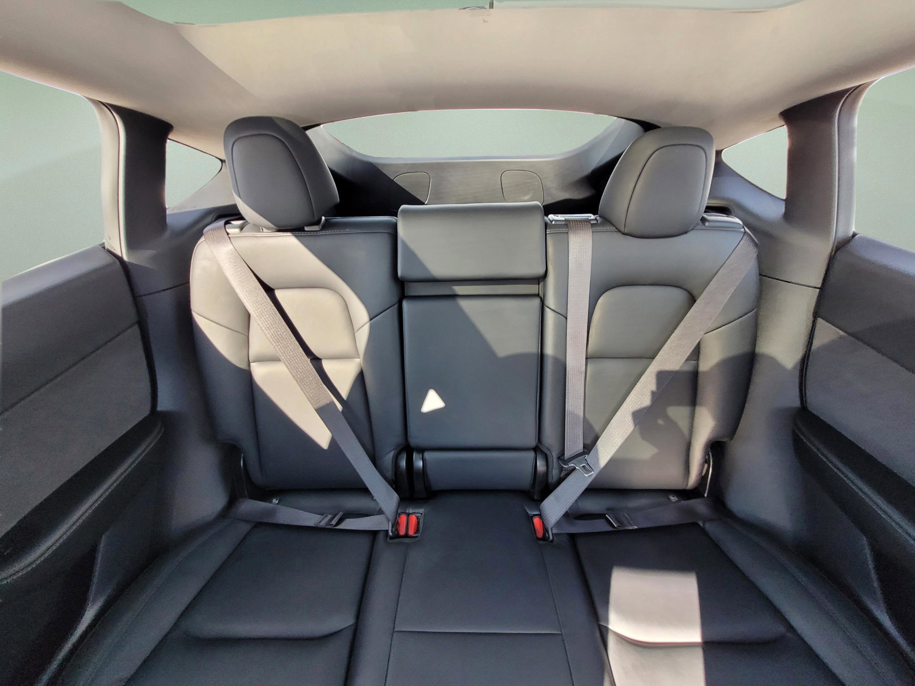 Used 2020 Tesla Model Y Long Range image 16