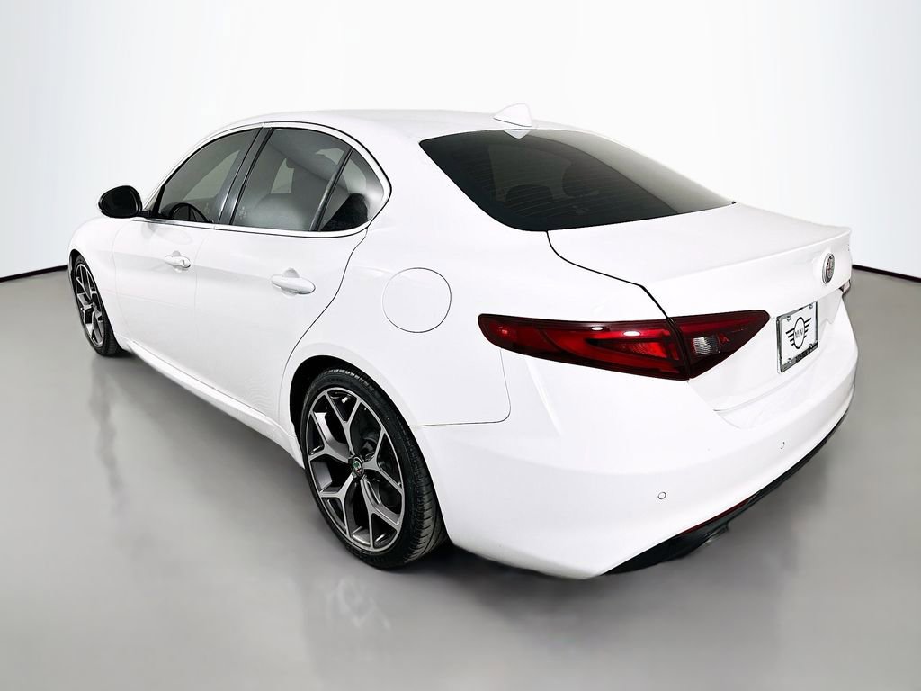 Used 2019 Alfa Romeo Giulia image 7