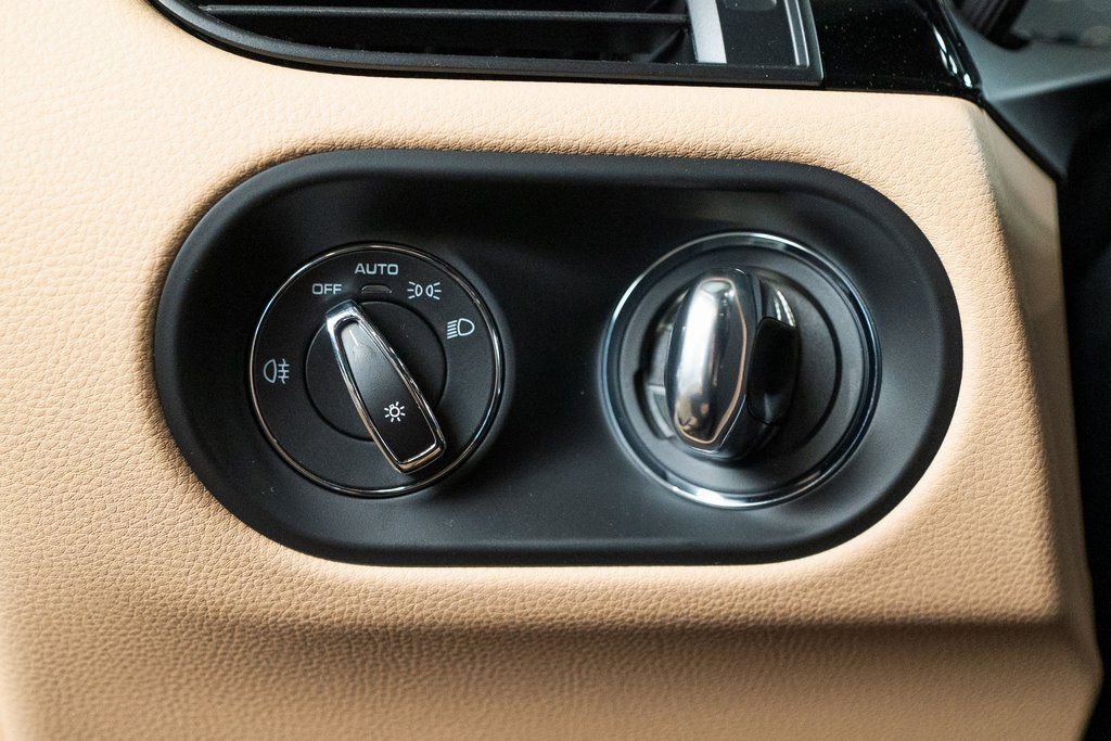 New 2026 Porsche Macan image 23