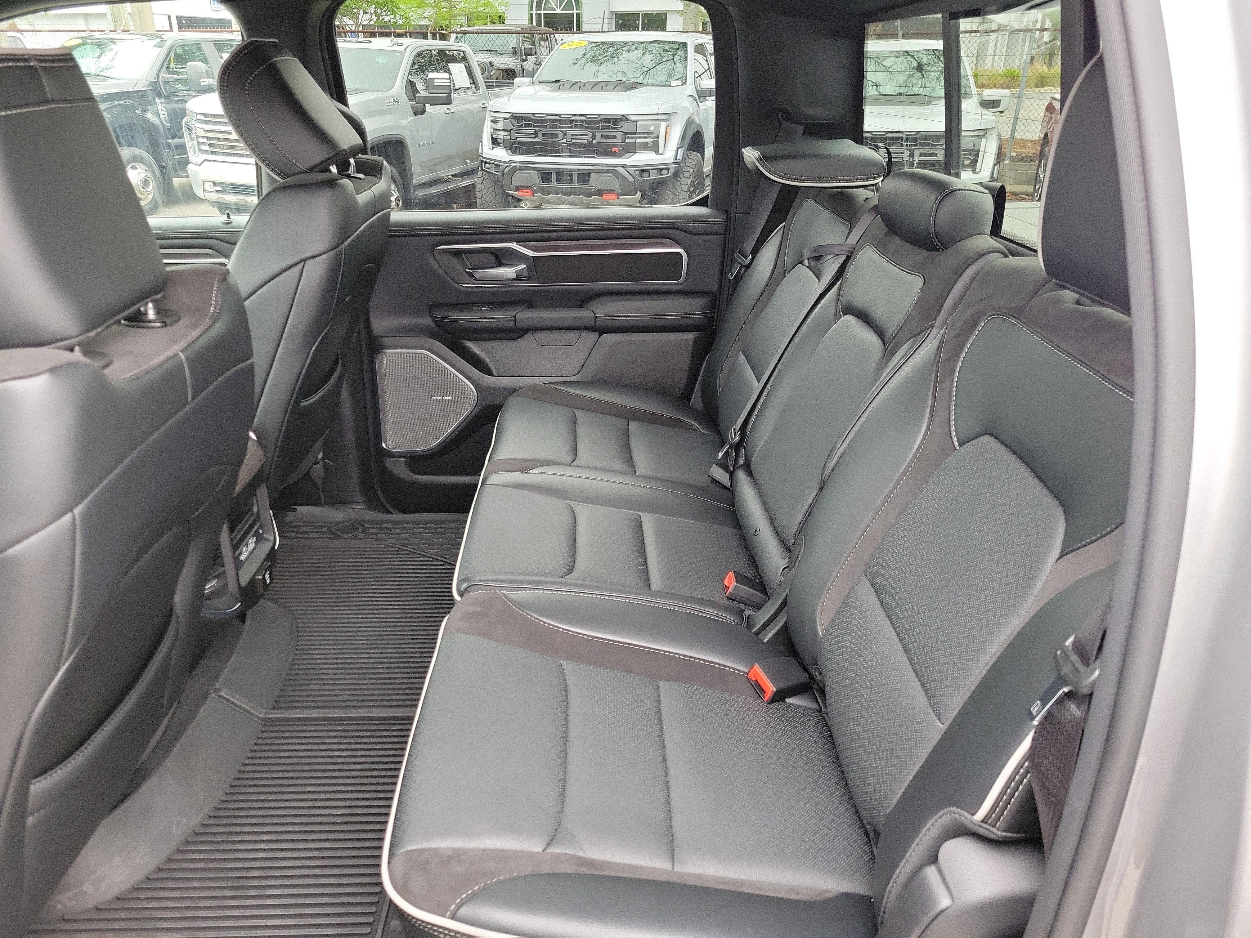 Used 2025 RAM 1500 Laramie image 24