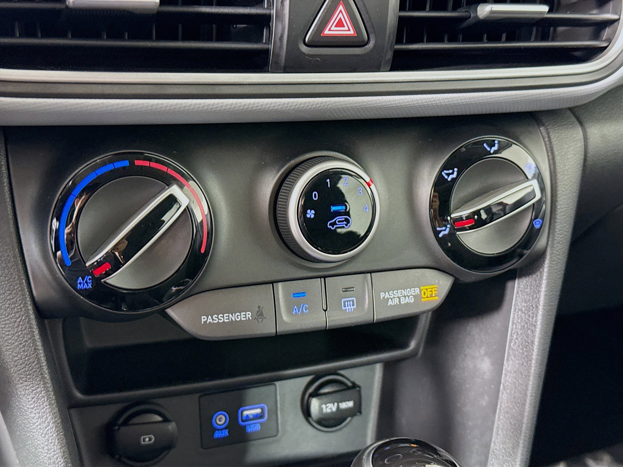Used 2019 Hyundai Kona SEL w/ SEL Tech Package 02 FWD image 17