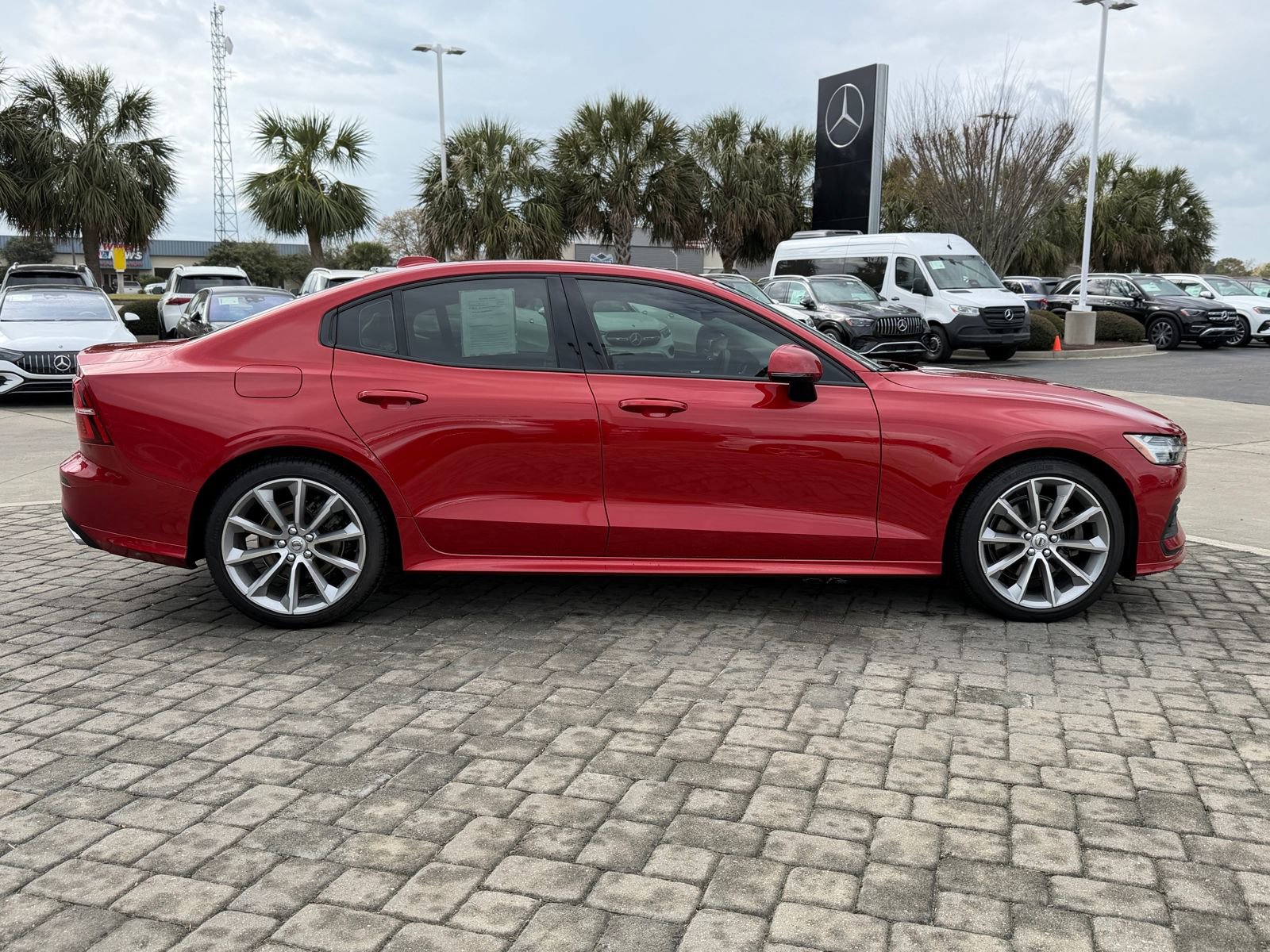Used 2021 Volvo S60 T5 Momentum w/ Climate Package image 7