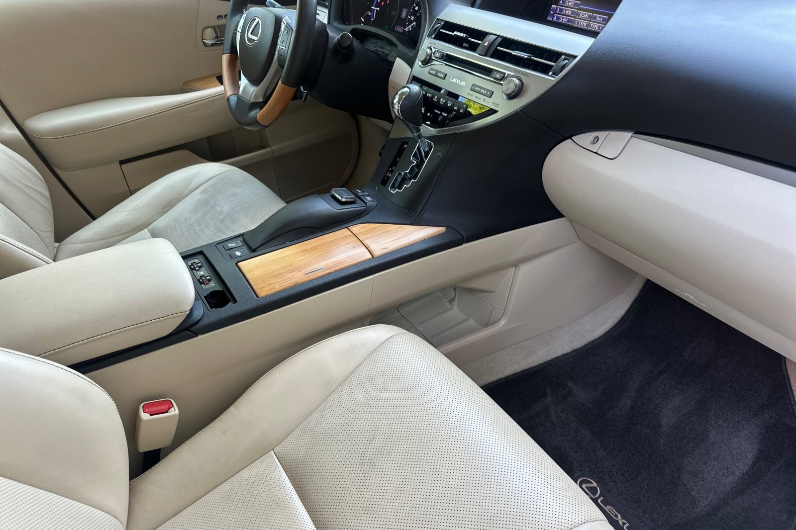 Used 2015 Lexus RX 450h FWD image 19