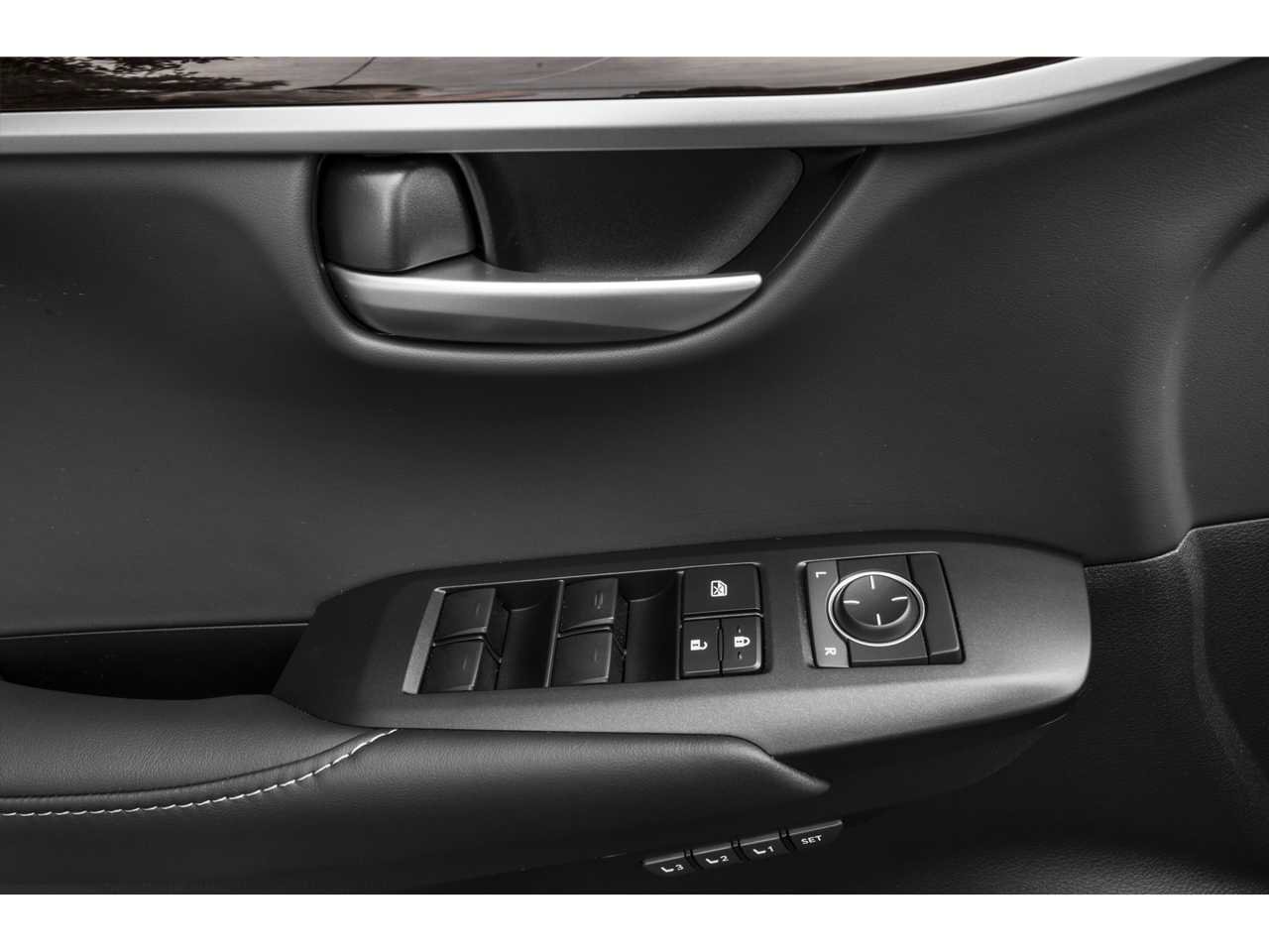 Used 2015 Lexus NX 300h AWD w/ Premium Package image 19