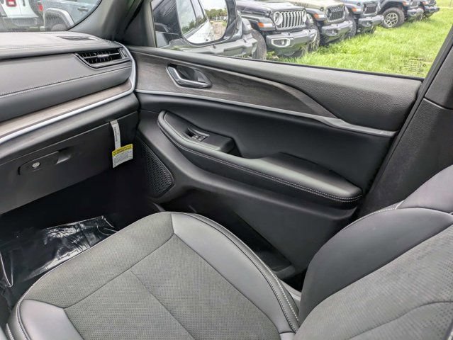 New 2026 Jeep Grand Cherokee L 2WD image 19