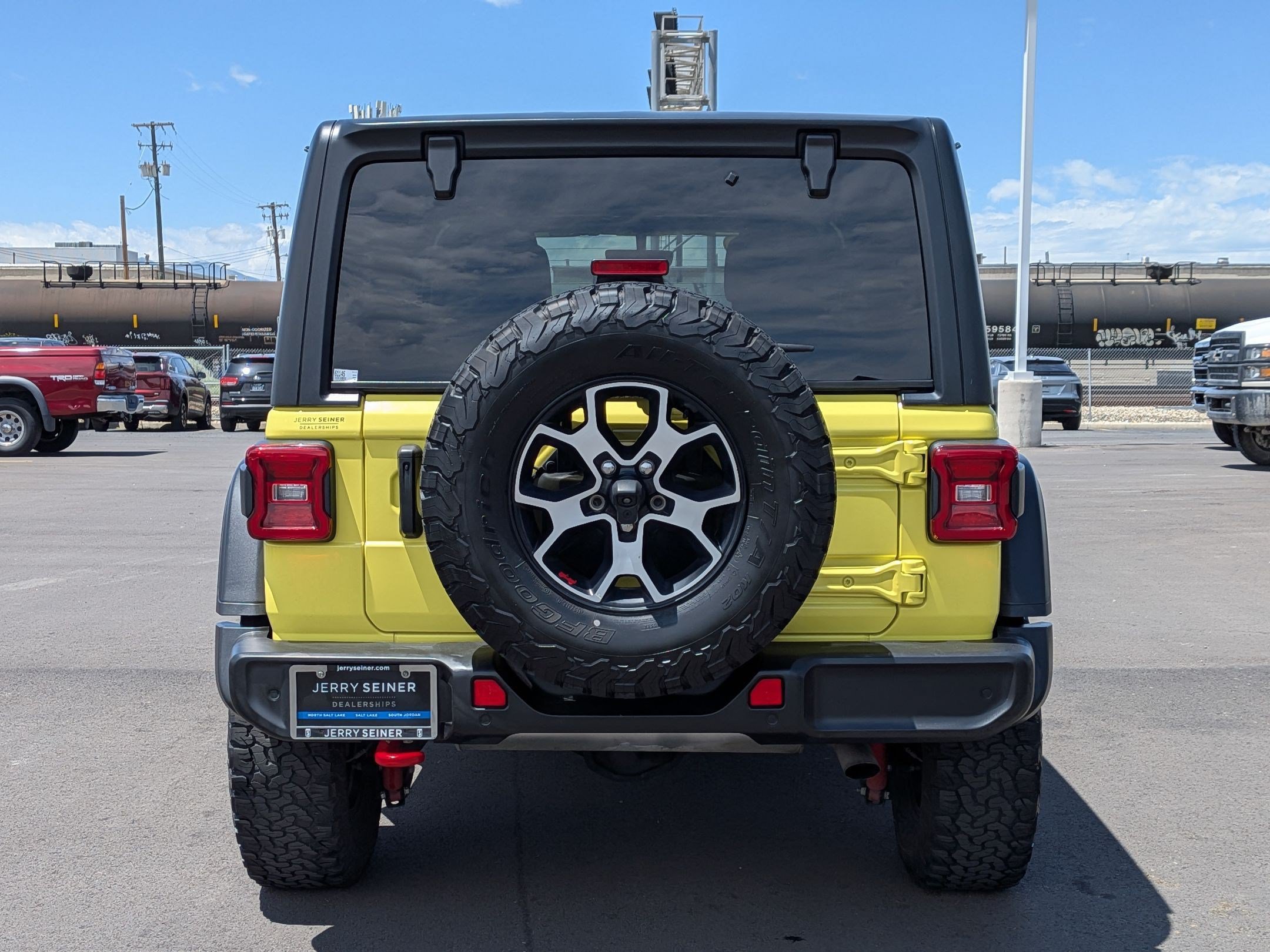 Used 2022 Jeep Wrangler Unlimited Rubicon w/ LED Lighting Group AWD/4WD image 5